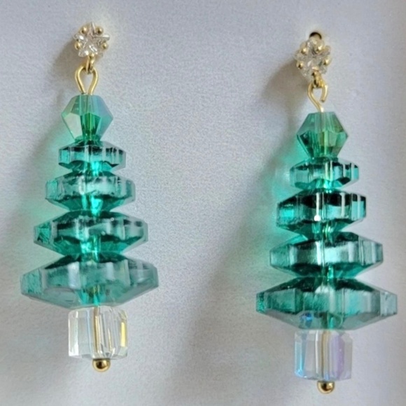 Christmas Tree Earrings Emerald Swarovski Crystal Holiday, Sterling Silver - Picture 1 of 3